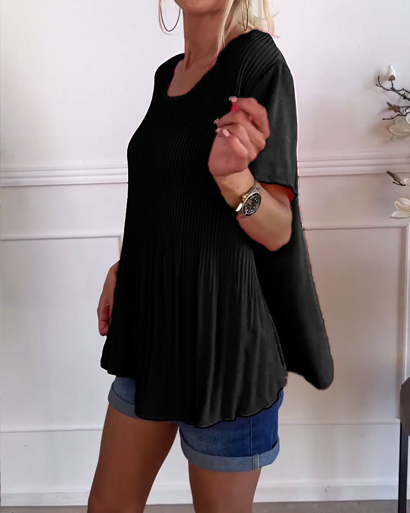 Plain round-neck pleated blouse