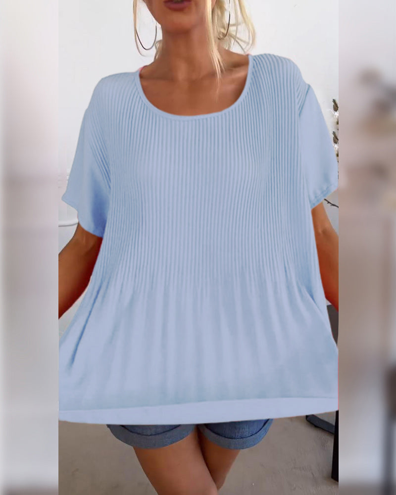 Plain round-neck pleated blouse